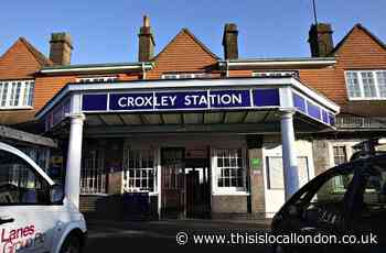 Teen who robbed two boys at knifepoint in Croxley Green sentenced