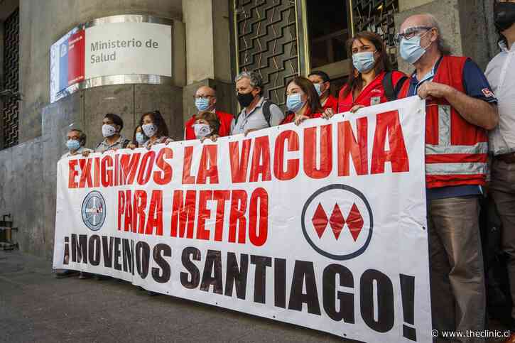 Temor a rebrotes en la pega: Trabajadores del Metro piden estar en plan de vacunación por Covid-19