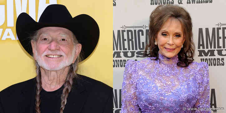 Music Legends Willie Nelson and Loretta Lynn Receive Coronavirus Vaccines