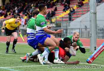 Mall sponsors London Skolars' Leighton Ball and Jerome Yates