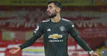 Mike Phelan berated Bruno Fernandes from sidelines during Man Utd's clash with Liverpool - Mirror Online