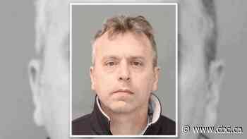 Hamilton police warn of man wanted for fraud in Montreal, Winnipeg, Toronto, and Quebec City - CBC.ca