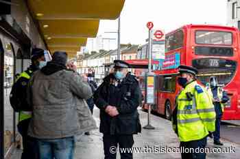TfL fines 1700 people for refusing to wear masks