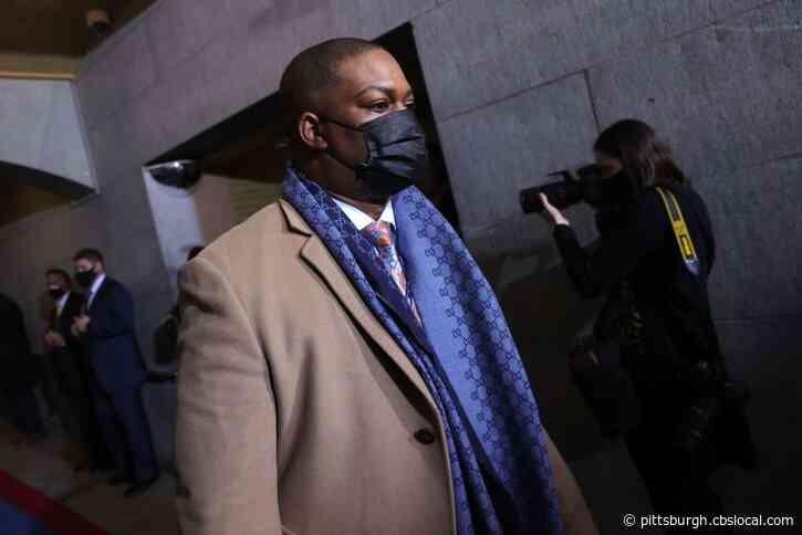 Eugene Goodman, Capitol Police Officer Who Diverted Angry Rioters Away From Senate Chambers, Escorts VP Kamala Harris