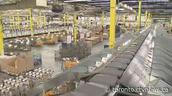 More than 100 Canada Post employees at Mississauga facility test positive for COVID-19
