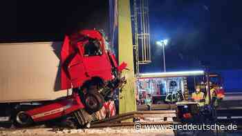 Lastwagenfahrer schwer verletzt - Süddeutsche Zeitung