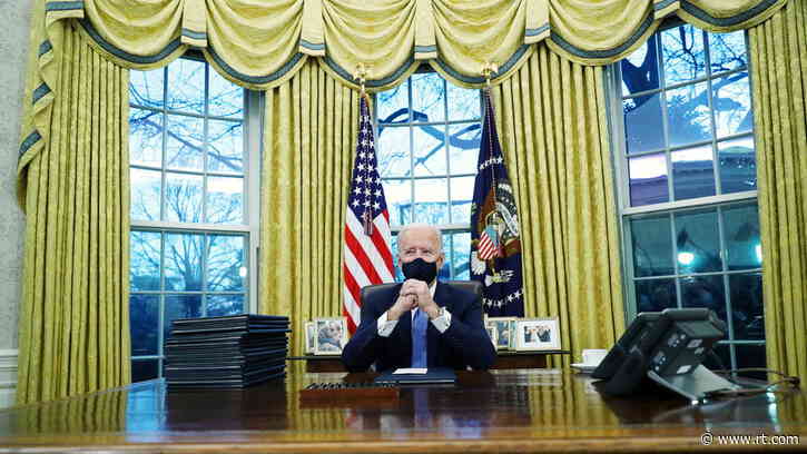 Biden signs 17 executive orders, starting with mask mandate, Paris Climate Agreement & Keystone XL ban