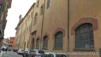 Rissa sfiorata davanti all'Istituto Venturi di Modena - modenaindiretta.it