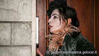 Modena, «Teniamo vivo il mondo del teatro con le nostre favole al citofono» - La Gazzetta di Modena