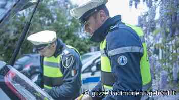 Modena. Piazza Mazzini, la polizia locale sventa nuova maxi rissa tra ragazzi. Prime denunce - La Gazzetta di Modena