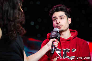 Professional video-gamer, 25, bows out over thumb injury