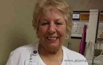 Una enfermera de 78 años rechazó su jubilación para atender a pacientes de covid-19; murió a causa del virus
