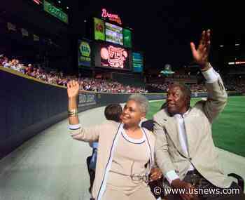 Aaron Lauded for Grace Amid Racism During Home Run Pursuit