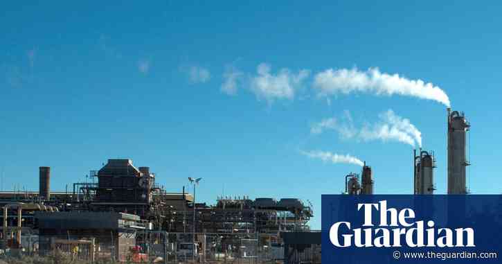 Coalition quietly adds fossil fuel industry leaders to emissions reduction panel