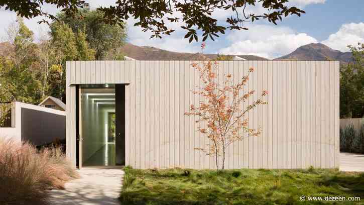 Opaque facades hide interior courtyard of Utah’s Host House by Kipp Edick and Joe Sadoski