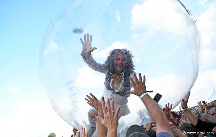 The Flaming Lips hold first “space bubble” concert in Oklahoma