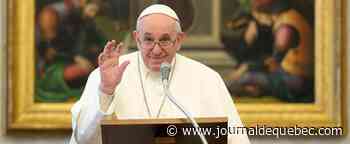 La sciatique du pape l’oblige à réduire ses engagements