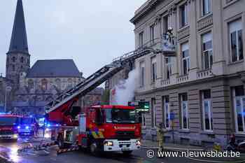 Pool (31) aangehouden voor opzettelijke brandstichting in pa... (Gent) - Het Nieuwsblad