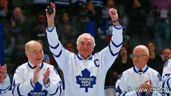 Former Maple Leafs captain George Armstrong dead at 90