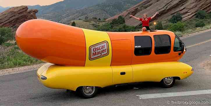 What it's like to be a Hotdogger, Oscar Mayer's cast of college grads driving the Wienermobile across the US