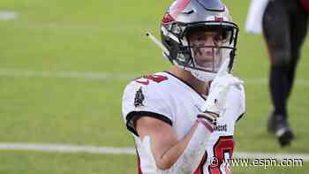 Packers' gaffe allows 39-yard TD for Bucs' Scotty Miller with :01 before half