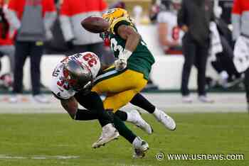Packers' Jones, Bucs' Whitehead Leave NFC Championship Game