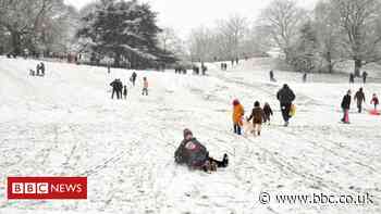 Snow: Severe weather warnings in place across UK
