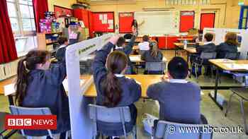 Covid: Prioritise teachers for vaccine, says Peter Weir