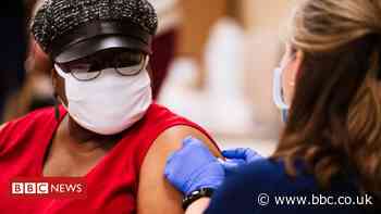 Covid-19: White House criticises 'chaotic' vaccine rollout