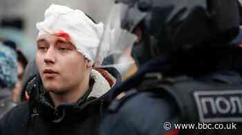 Navalny protests: Supporters arrested in string of protests across Russia