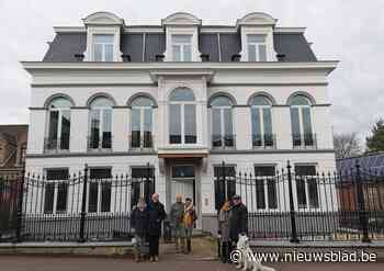 Zes vrienden gaan 35 jaar na belofte samenwonen in prachtig herenhuis: “En er is nog plaats over”