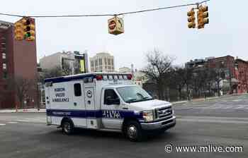 Car smashes into stop sign near UM medical campus, killing female passenger - MLive.com