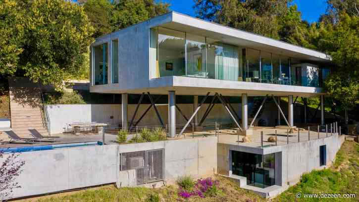 Heusch adds underground concrete office to Beverly Hills house
