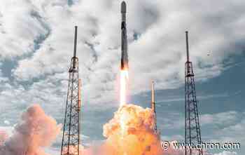 SpaceX sets new record with controversial satellite launch