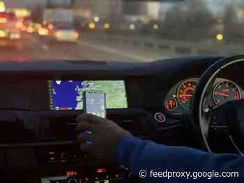 Oxxo MagSafe iPhone 12 holder and stand