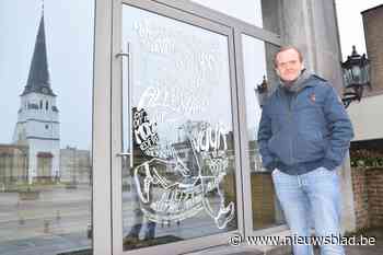 Gemeente heeft speciale oproep voor inwoners: “Zet muziekteksten op je ramen en schrijf mee aan het langste gedicht”