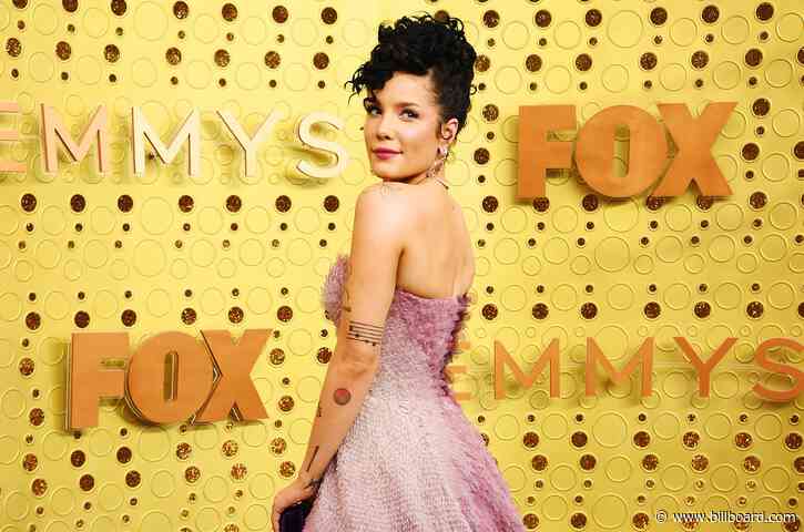 Halsey Reveals She’s Pregnant and Shows Off Her Baby Bump: ‘Surprise!’