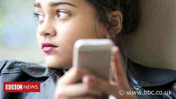 Social media damages teenagers' mental health, report says