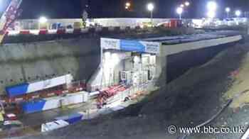 East Coast Main Line: Tunnel painstakingly pushed underground