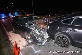 Automobiliste in shock na zware klap tegen voorliggers - Het Nieuwsblad