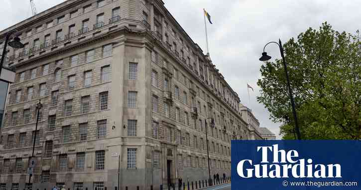 Government lawyer tells court MI5 officers could authorise murder