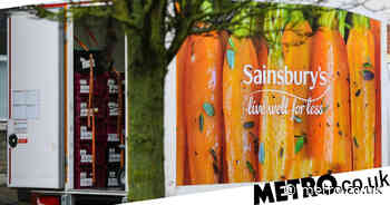 Sainsbury's driver returns to check woman out after dropping off food - Metro.co.uk