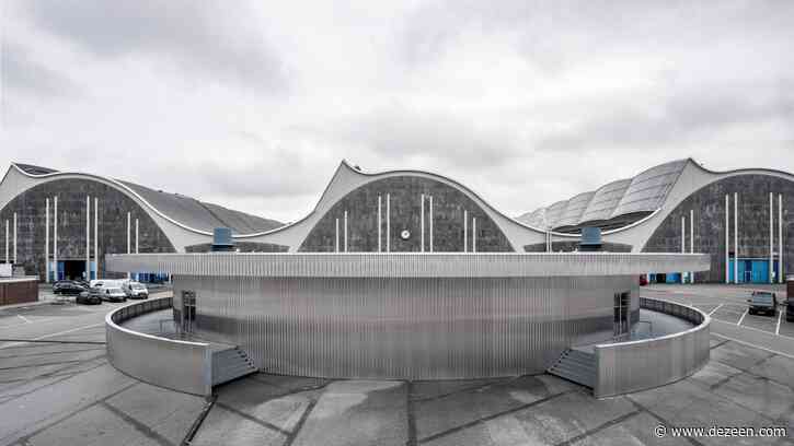 Carmody Groarke creates corrugated aluminium ticket pavilion as "distinctive counterpoint" to Hamburg's 1960s fruit market