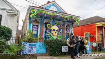 After pandemic cancelled New Orleans' Mardi Gras parades, thousands are making 'house floats'