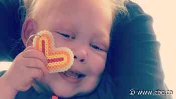 Sask. girl becomes TikTok sensation by spreading one good vibe at a time, despite years in hospital