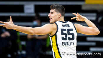 Luka Garza will be difference-maker in No. 7 Iowa vs. No. 19 Illinois, plus other best bets for the weekend