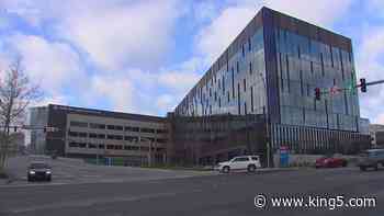 Bellevue's Overlake Medical Center apologizes for prioritizing eligible donors for COVID-19 vaccine - KING5.com