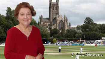 Cynthia Crawford: Worcestershire appoint first female president