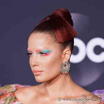 Halsey 'bursting at the seams' from fans' pregnancy love