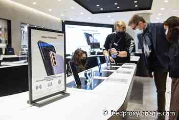 Samsung Galaxy S21 smartphones launch worldwide